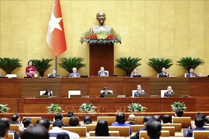 The 15th National Assembly is discussing a sweeping package of education reforms during the ongoing 10th session in Hanoi on November 20, which is being broadcast live on radio and television. Photo VNA: Doãn Tấn