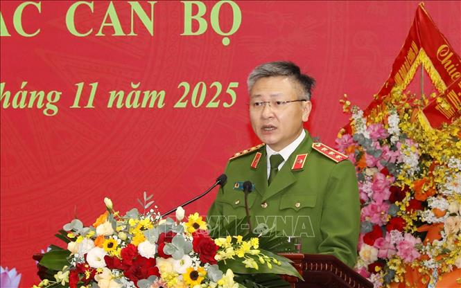 Thượng tướng Nguyễn Ngọc Lâm, Ủy viên Ban Thường vụ Đảng ủy Công an Trung ương, Thứ trưởng Bộ Công an phát biểu tại lễ công bố và trao quyết định. Ảnh: Đức Phương - TTXVN