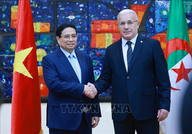 Thủ tướng Phạm Minh Chính hội kiến Chủ tịch Quốc hội Nhân dân Algeria (Hạ viện Algeria) Brahim Boughali. Ảnh: Dương Giang-TTXVN
