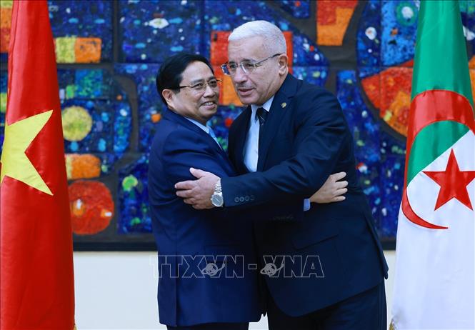 Thủ tướng Phạm Minh Chính hội kiến Chủ tịch Quốc hội Nhân dân Algeria (Hạ viện Algeria) Brahim Boughali. Ảnh: Dương Giang-TTXVN