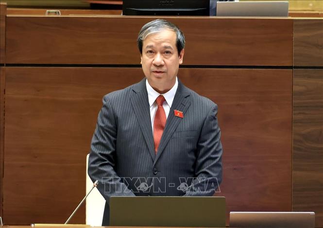 Bộ trưởng Bộ Giáo dục và Đào tạo Nguyễn Kim Sơn giải trình, làm rõ một số vấn đề đại biểu Quốc hội nêu. Ảnh: Tuấn Anh - TTXVN