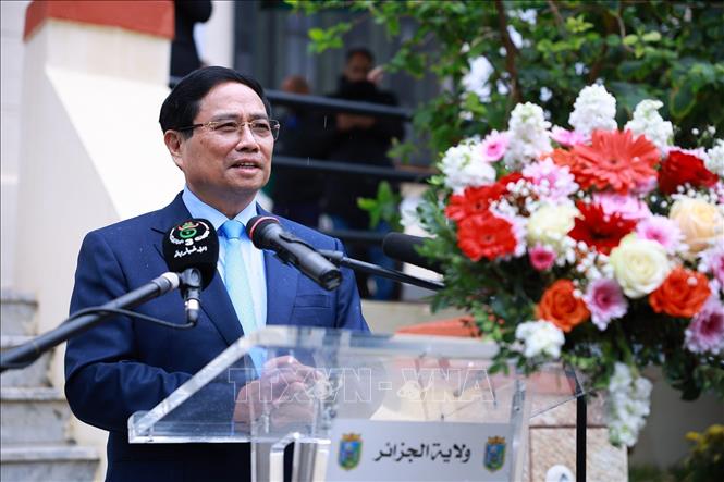 Thủ tướng Phạm Minh Chính phát biểu tại Lễ khánh thành Bia tưởng niệm Chủ tịch Hồ Chí Minh tại thủ đô Alger, Algeria. Ảnh: Dương Giang-TTXVN 