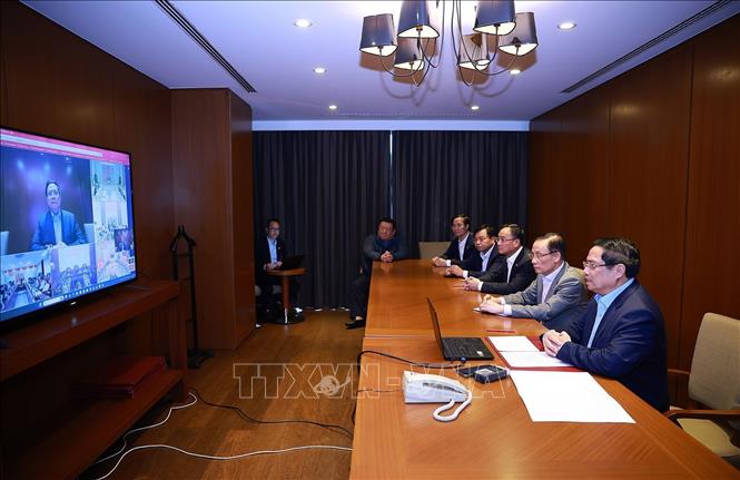 Thủ tướng Phạm Minh Chính họp trực tuyến đến các tỉnh, thành phố trong nước để triển khai các phương án cứu hộ, cứu nạn và khắc phục hậu quả thiên tai. Ảnh: Dương Giang-TTXVN
