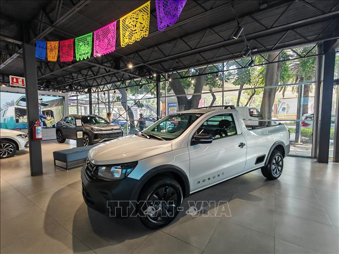 Cửa hàng trưng bày ô tô của hãng Volkswagen tại thủ đô Mexico City. Mexico là trung tâm sản xuất lớn của Volkswagen tại khu vực Bắc Mỹ, với phần lớn sản lượng dành cho xuất khẩu sang Mỹ. Ảnh: Phương Lan - PV TTXVN tại Mexico 