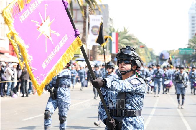 Lực lượng đặc biệt tinh nhuệ của quân đội Mexico tham gia diễu hành. Ảnh: Phi Hùng - PV TTXVN tại Mexico