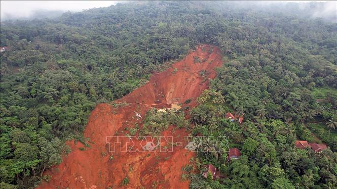 Ngày 17/11/2025, chính quyền Indonesia cho biết các vụ lở đất do mưa lớn gây ra tại hai khu vực thuộc tỉnh Trung Java vào tuần trước đã làm ít nhất 18 người thiệt mạng. Ảnh: THX/TTXVN