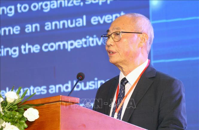 Chủ tịch Hiệp hội Du lịch Việt Nam Vũ Thế Bình phát biểu. Ảnh: Văn Đức - TTXVN