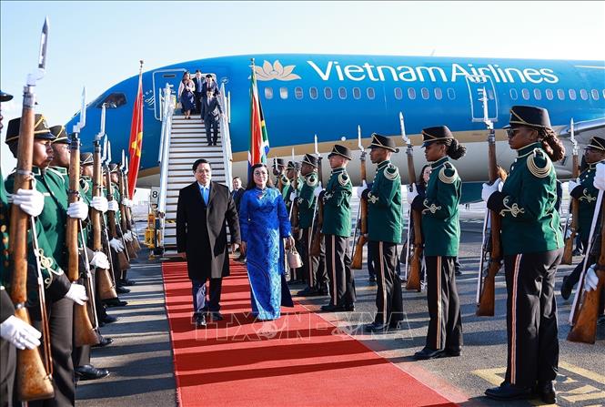 Lễ đón Thủ tướng Phạm Minh Chính và Phu nhân tại sân bay O.R. Tambo, Johannesburg, Nam Phi. Ảnh: Dương Giang-TTXVN
