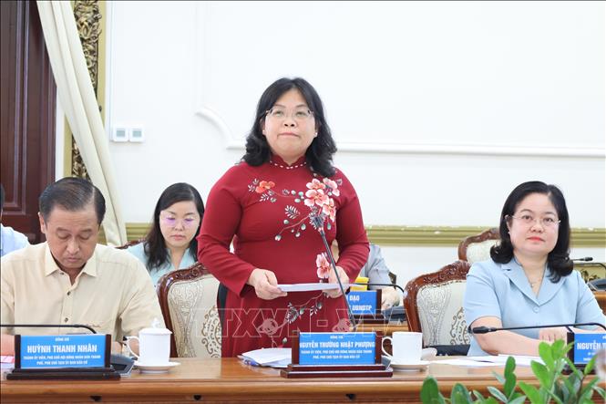 Bà Nguyễn Trường Nhật Phượng, Phó Chủ tịch HĐND TP. Hồ Chí Minh, Phó Chủ tịch Uỷ ban Bầu cử Thành phố, phát biểu tại Hội nghị. Ảnh: Hữu Duyên - TTXVN