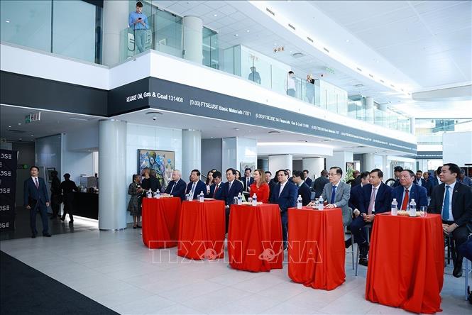 Thủ tướng Phạm Minh Chính tham dự khai trương phiên giao dịch tại Thị trường Chứng khoán Johannesburg. Ảnh: Dương Giang-TTXVN
