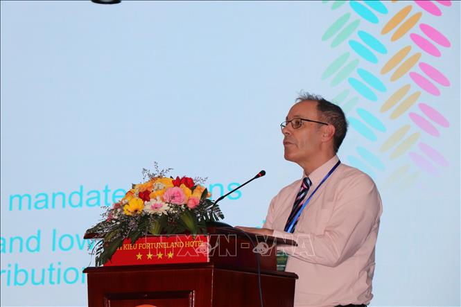 Ông Robert Caudwell, Đại diện Viện Nghiên cứu Lúa quốc tế (IRRI) tại Việt Nam chia sẻ hợp tác công tư PPP thúc đẩy chuyển đổi sản xuất lúa bền vững và phát thải thấp ở Việt Nam. Ảnh: Thu Hiền – TTXVN