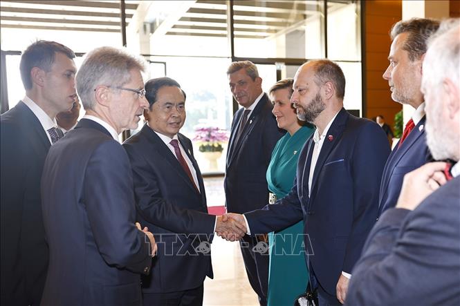 Chủ tịch Quốc hội Trần Thanh Mẫn với đoàn đại biểu Cộng hòa Séc. Ảnh: Doãn Tấn - TTXVN