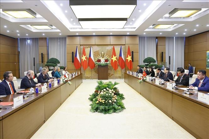 Chủ tịch Quốc hội Trần Thanh Mẫn hội đàm với Chủ tịch Thượng viện Quốc hội Cộng hòa Séc Milos Vystrcil. Ảnh: Doãn Tấn - TTXVN