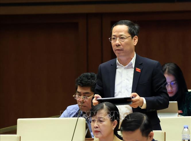 Đại biểu Quốc hội tỉnh Nghệ An Trần Nhật Minh phát biểu. Ảnh: Tuấn Anh - TTXVN