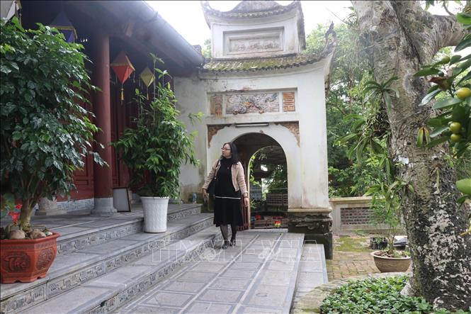 Lối đi vào chùa vẫn còn giữ nét cổ kính. Ảnh: Thanh Thương - TTXVN