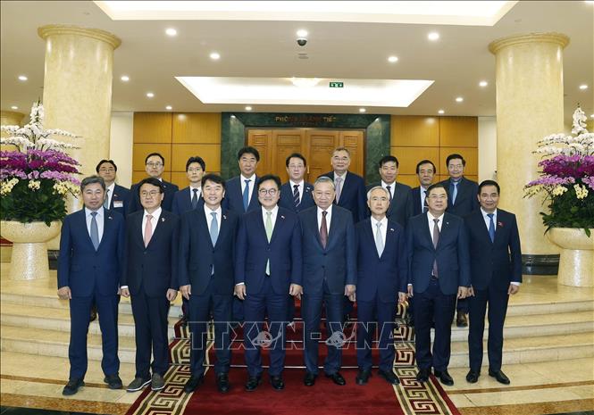 Tổng Bí thư Tô Lâm hội kiến Chủ tịch Quốc hội Hàn Quốc Woo Won Shik. Ảnh: Thống Nhất - TTXVN