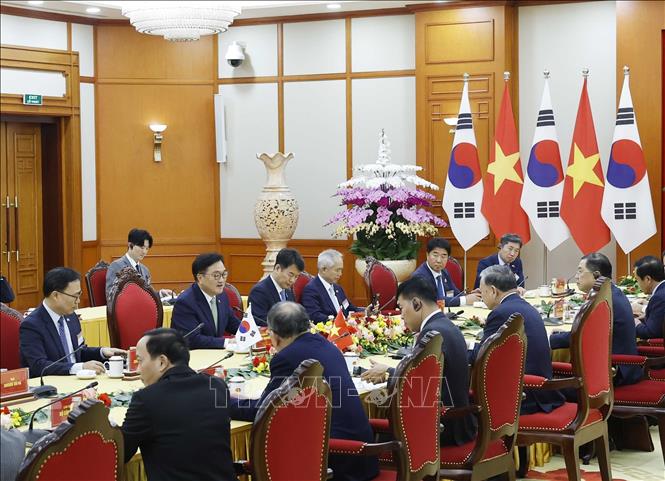 Tổng Bí thư Tô Lâm hội kiến Chủ tịch Quốc hội Hàn Quốc Woo Won Shik. Ảnh: Thống Nhất - TTXVN