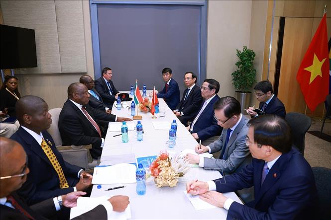 Thủ tướng Phạm Minh Chính hội kiến Tổng thống Cộng hòa Nam Phi, Chủ tịch G20 năm 2025, Matamela Cyril Ramaphosa. Ảnh: Dương Giang-TTXVN 
