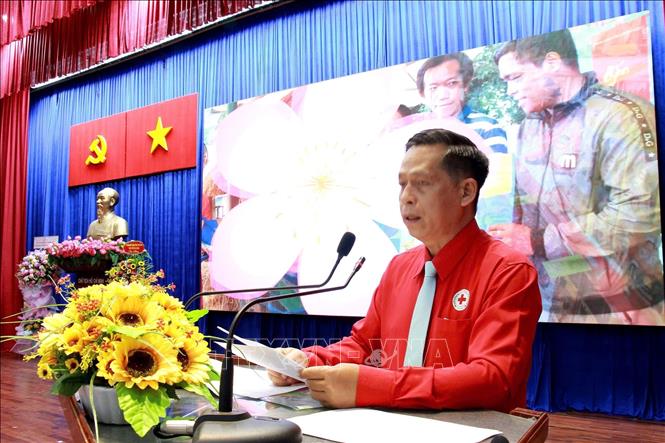 Ông Trần Văn Tuấn, Phó Chủ tịch Hội Chữ thập đỏ Thành phố Hồ Chí Minh phát biểu tại lễ phát động. Ảnh: Thanh Vũ-TTXVN
