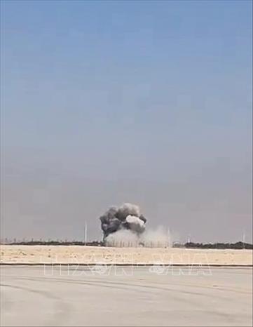 Hiện trường vụ rơi máy bay chiến đấu Tejas của Ấn Độ tại Triển lãm Hàng không Dubai, UAE, ngày 21/11/2025. Ảnh: ANI/TTXVN