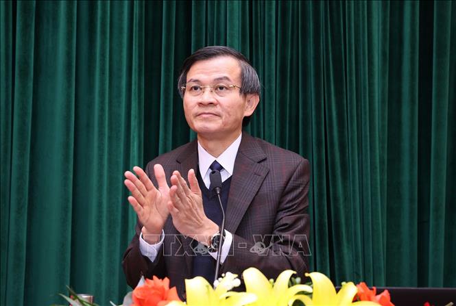 PGS,TS Đoàn Minh Huấn, Ủy viên Trung ương Đảng, Phó Giám đốc Thường trực Học viện Chính trị quốc gia Hồ Chí Minh phát biểu khai giảng. Ảnh: Văn Điệp – TTXVN