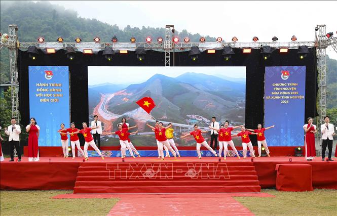 Chương trình nghệ thuật tại Lễ phát động. Ảnh: Xuân Tư – TTXVN