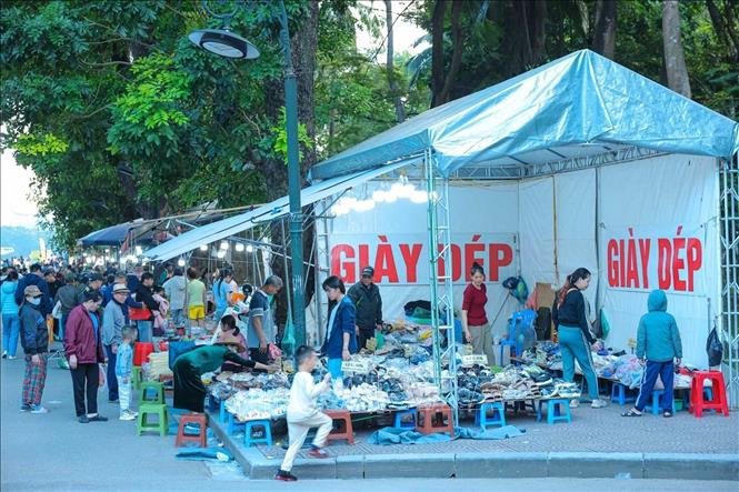 Nhiều người dân và du khách tham gia các hoạt động tại FESTIVAL Thu Hà Nội lần thứ 3. Ảnh: Hoàng Hiếu - TTXVN