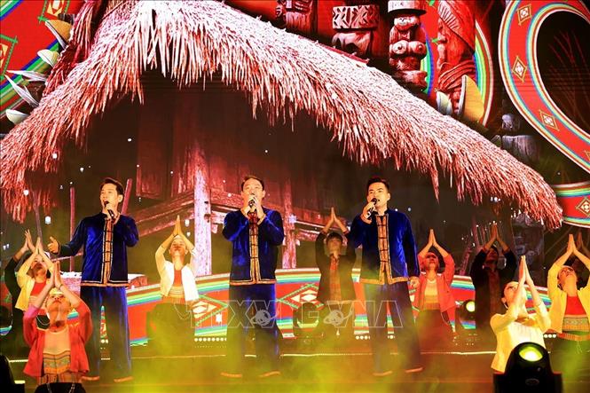 Tiết mục biểu diễn của đoàn nghệ thuật tỉnh Thành phố Hà Nội. Ảnh: Tuấn Anh - TTXVN