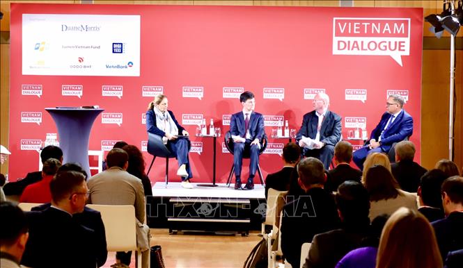 Diễn đàn Đối thoại Việt Nam năm 2025 tập trung về 4 chủ đề lớn đang định hình tương lai hợp tác kinh tế Việt Nam – Liên minh châu Âu (EU). Ảnh: Phương Hoa - PVTTXVN tại Đức 