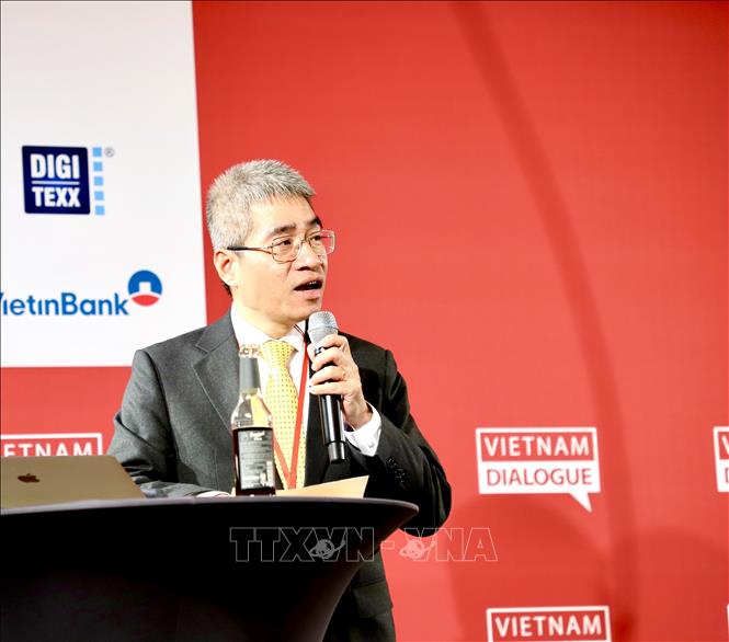 Đại sứ Nguyễn Đắc Thành phát biểu khai mạc Diễn đàn Đối thoại Việt Nam 2025 tại Frankfurt. Ảnh: Phương Hoa - PV TTXVN tại Đức 