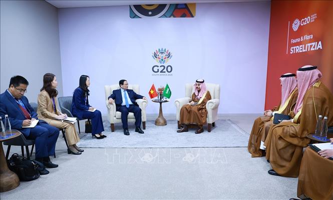 Thủ tướng Phạm Minh Chính tiếp Bộ trưởng Ngoại giao Ả rập Xê-út Faisal bin Farhan Al Saud. Ảnh: Dương Giang-TTXVN 
