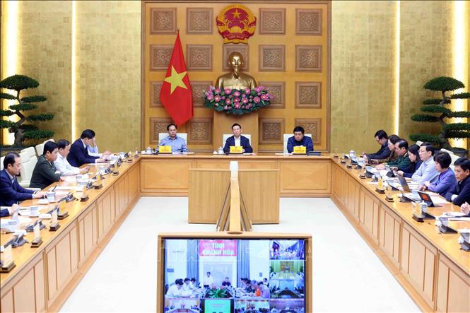 Các Phó Thủ tướng Hồ Đức Phớc, Bùi Thanh Sơn, Nguyễn Chí Dũng, Hồ Quốc Dũng cùng lãnh đạo các bộ, ngành, Ban Chỉ đạo Phòng thủ dân sự Quốc gia tham dự cuộc họp tại điểm cầu trụ sở Chính phủ. Ảnh: Phạm Kiên - TTXVN