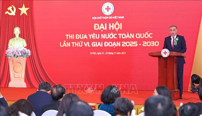 Ông Elkhan Rahimov, Trưởng Đại diện Hiệp hội Chữ thập đỏ và Trăng lưỡi liềm đỏ quốc tế khu vực Đông Nam Á phát biểu. Ảnh: Thanh Tùng - TTXVN