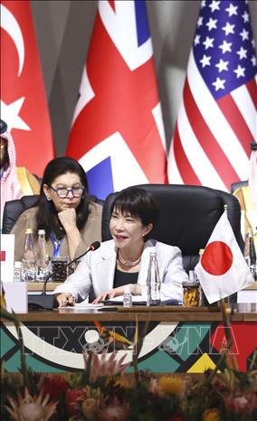 Thủ tướng Nhật Bản Sanae Takaichi phát biểu tại Hội nghị thượng đỉnh G20 ở Johannesburg, Nam Phi ngày 22/11/2025. Ảnh: Kyodo/TTXVN