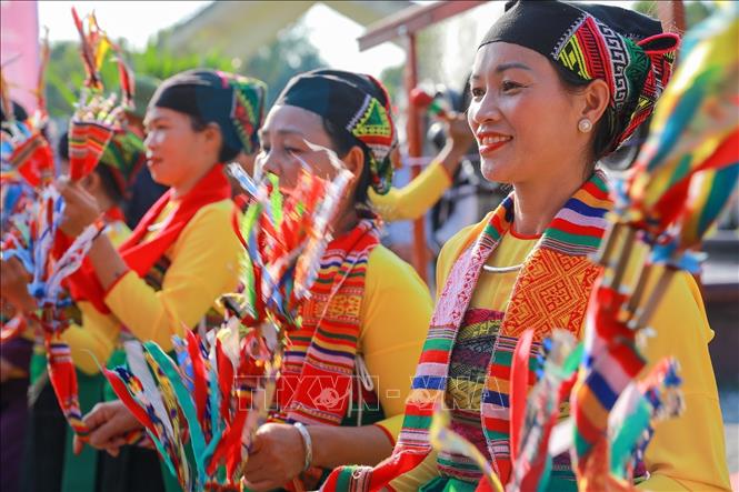 Đồng bào dân tộc Mường tại Ngày hội giao lưu các dân tộc. Ảnh: Khánh Hoà - TTXVN
