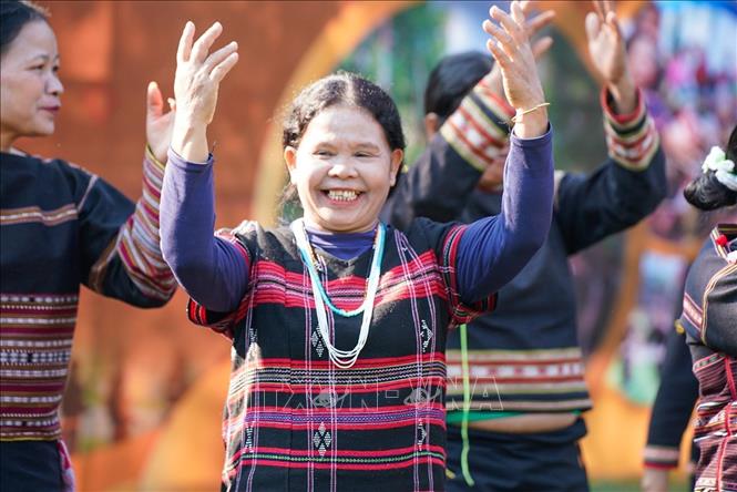 Tiết mục văn hoá, nghệ thuật của các dân tộc Tây Nguyên. Ảnh: Khánh Hoà - TTXVN