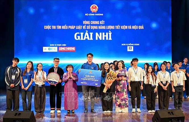 Đội Học viện Báo chí và Tuyên truyền đạt giải Nhì. Ảnh: Trần Việt - TTXVN