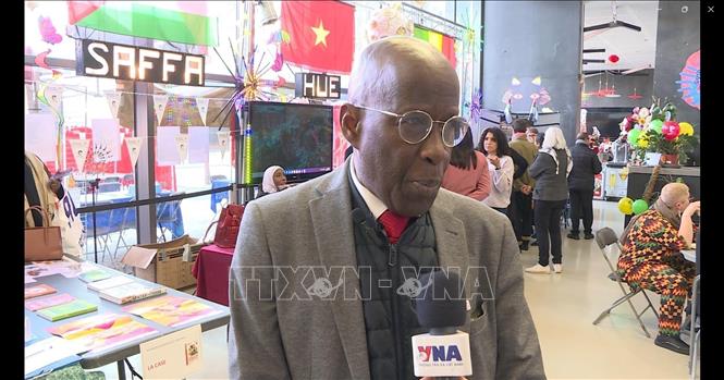 Moussa Diarra, Cergy Deputy Mayor for International Cooperation, says that a support package of 25,000 EUR (28,810 USD) for Hue will be submitted to the City Council next December, and the Mayor has also sent a letter expressing solidarity to the leaders of Hue city. VNA Photo: Đào Dũng