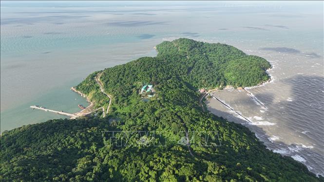 Một góc cụm đảo Hòn Khoai, tỉnh Cà Mau. Ảnh: Chanh Đa-TTXVN
