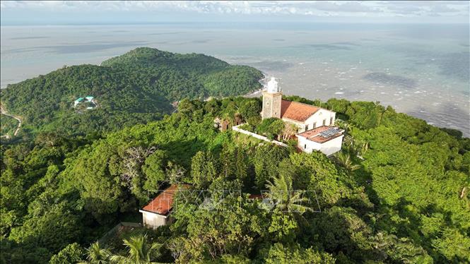 Cụm đảo Hòn Khoai, tỉnh Cà Mau nhìn từ trên cao. Ảnh: Chanh Đa-TTXVN
