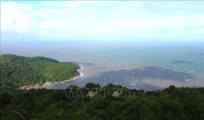 Một góc cụm đảo Hòn Khoai, tỉnh Cà Mau. Ảnh: Chanh Đa-TTXVN
