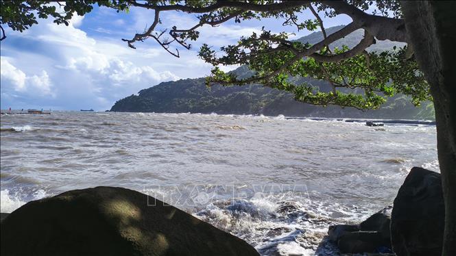 Khi được đầu tư hoàn chỉnh, Hòn Khoai sẽ là điểm kết nối quan trọng của vùng kinh tế trọng điểm vùng Đồng bằng sông Cửu Long, cửa ngõ giao thương quốc tế mới của Việt Nam. Ảnh: Chanh Đa-TTXVN