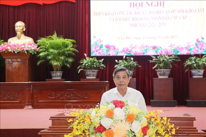 Ông Đồng Văn Thanh, Phó Bí thư thường trực Thành ủy, Chủ tịch Ủy ban Bầu cử thành phố Cần Thơ phát biểu. Ảnh: Ngọc Thiện- TTXVN.