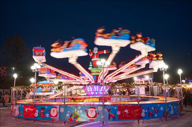 Chợ Giáng sinh ở Poznan, Ba Lan ngày 15/11/2025. Ảnh: PAP/TTXVN