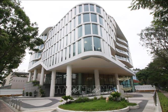 Trong thời gian sửa chữa tòa nhà 8 Nguyễn Huệ, Cơ quan điều hành IFC đặt tạm tại lầu 6 toà nhà Trung tâm Khởi nghiệp sáng tạo TP. Hồ Chí Minh (SIHUB) tại số 123 Trương Định. Ảnh: Hứa Chung-TTXVN
