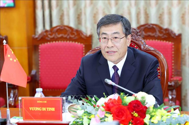 Đồng chí Vương Di Tinh, Phó Tổng thư ký Uỷ ban Chính pháp Trung ương Đảng Cộng sản Trung Quốc phát biểu tại hội đàm. Ảnh: Phương Hoa - TTXVN
