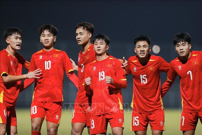 Mạnh Quân (số 19) thi đấu xuất sắc với cú đúp bàn thắng và 2 đường kiến tạo. Ảnh: Minh Quyết - TTXVN
