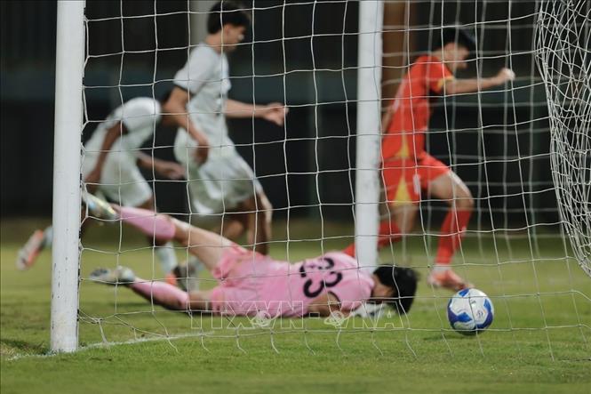 Kết thúc trận đấu, U17 Việt Nam giành chiến thắng cách biệt với tỷ số 14-0. Ảnh: Minh Quyết - TTXVN