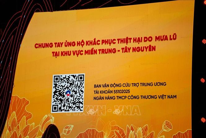 Số tài khoản ủng hộ đồng bào miền Trung được công khai tại chương trình. Ảnh: Khánh Hoà - TTXVN