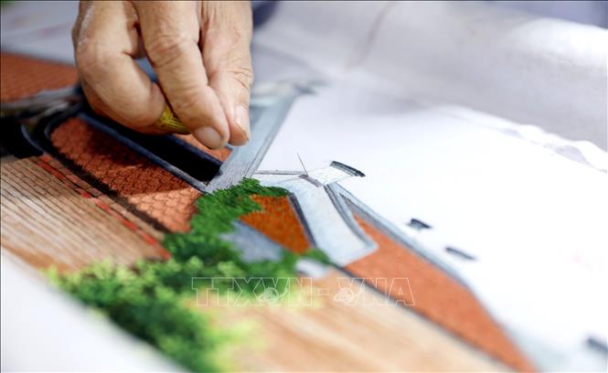 The most prominent feature of Minh Lang embroidery is the sophisticated 